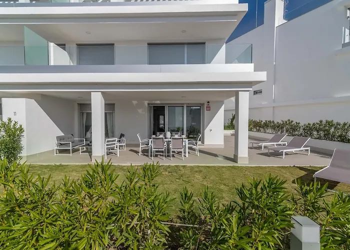 Hotel Vacation Marbella I Le Mirage Retreat, New Condo, Pool *