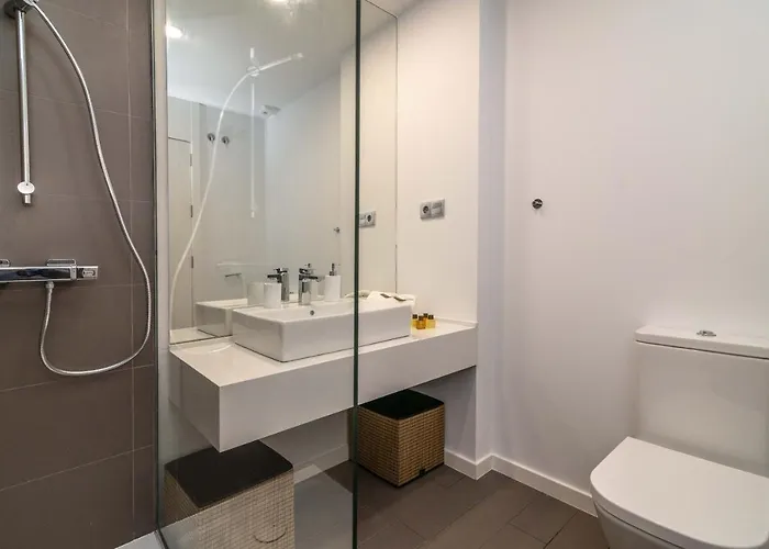 Hotel Vacation Marbella I Le Mirage Retreat, New Condo, Pool Estepona