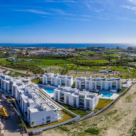 ホテル Vacation Marbella I Le Mirage Retreat, New Condo, Pool