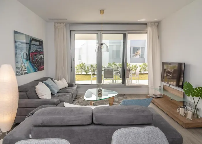 ホテル Vacation Marbella I Le Mirage Retreat, New Condo, Pool