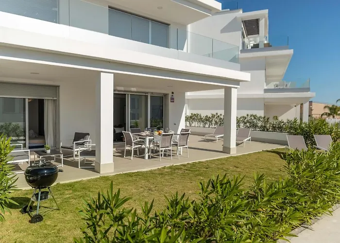 ホテル Vacation Marbella I Le Mirage Retreat, New Condo, Pool *