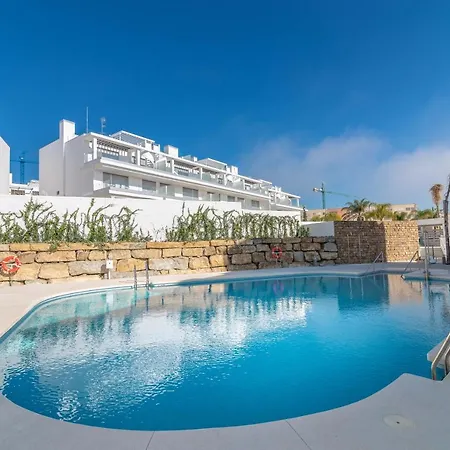 Vacation Marbella I Le Mirage Retreat, New Condo, Pool * Естепона