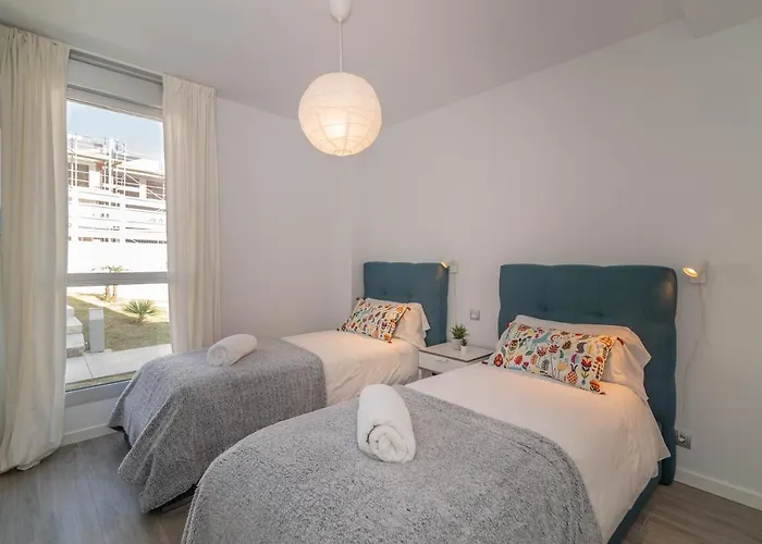 מלון Vacation Marbella I Le Mirage Retreat, New Condo, Pool אסטפונה